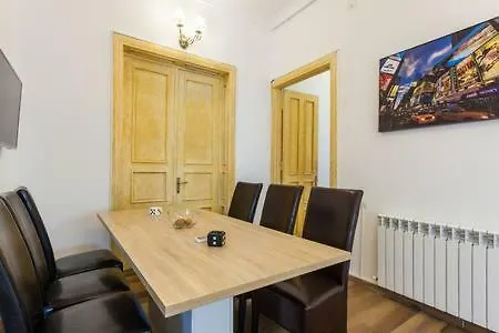 Vintege Suit- Romana 아파트